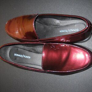 Donald Pliner Women's Loafer Red Patent Leather - Size 10